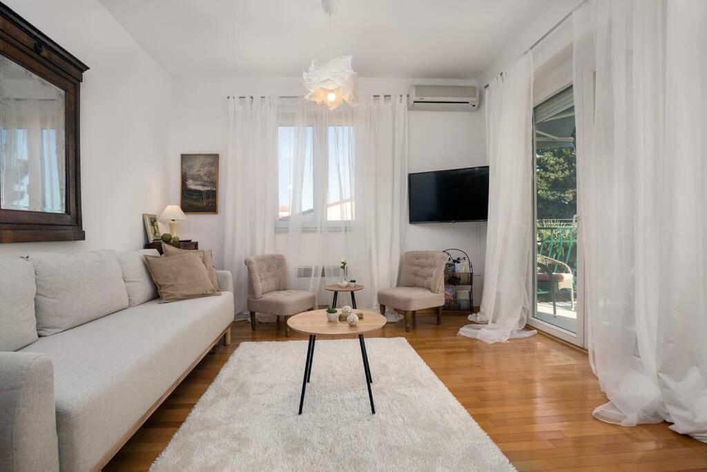 Duplex + Garage Apartment Rovinj Exterior photo