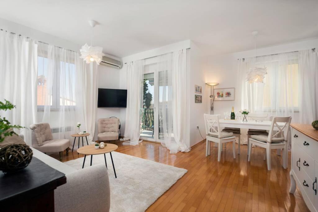 Duplex + Garage Apartment Rovinj Exterior photo