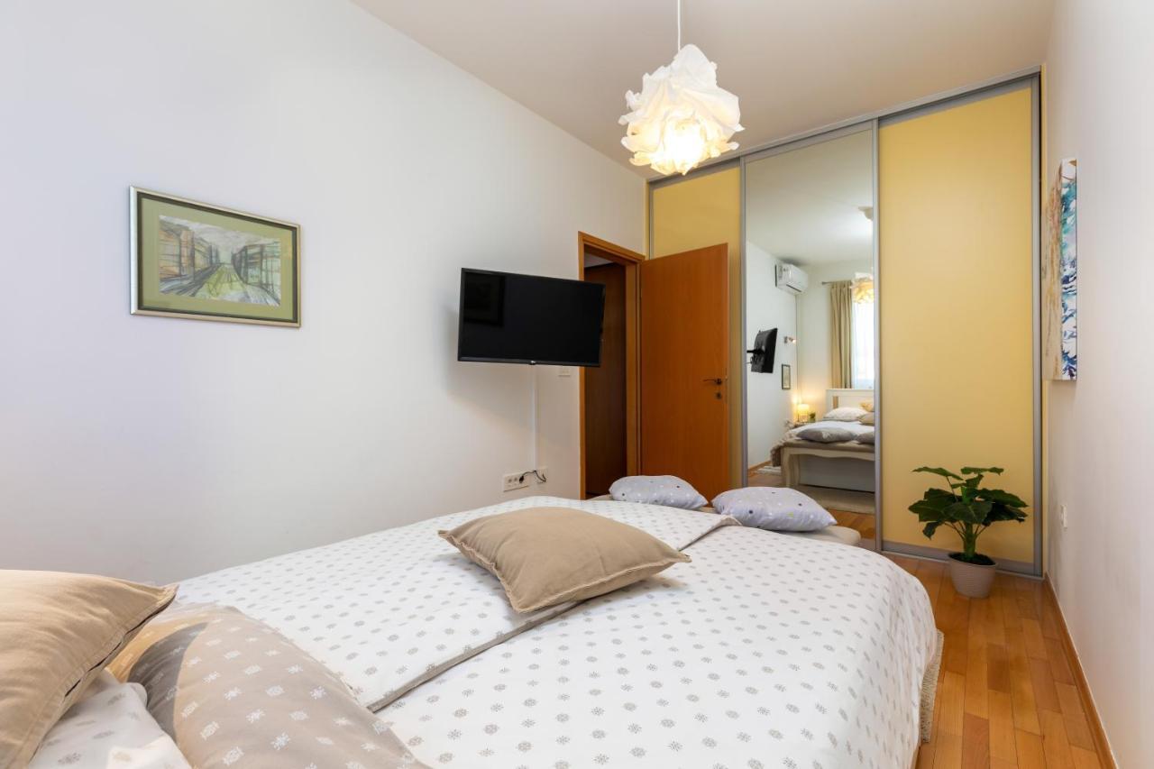 Duplex + Garage Apartment Rovinj Exterior photo
