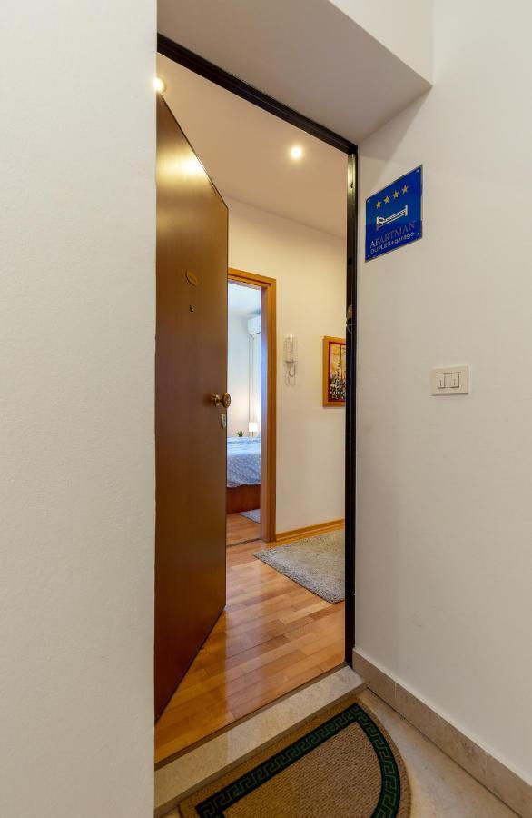 Duplex + Garage Apartment Rovinj Exterior photo