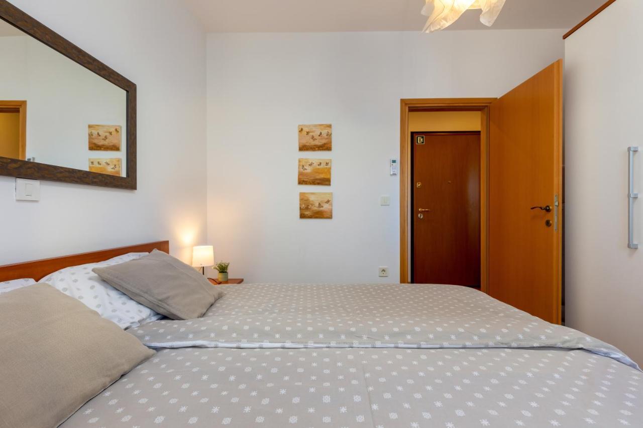 Duplex + Garage Apartment Rovinj Exterior photo